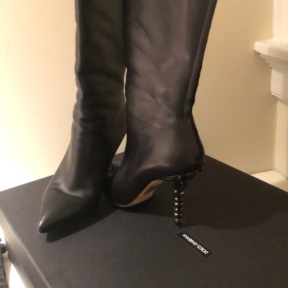 DOLCE & GABBANA leather and black studded heels